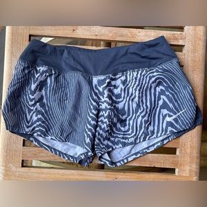 Nike One dri-fit mid-rise 3” shorts